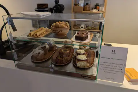 Golden Cake photo 3